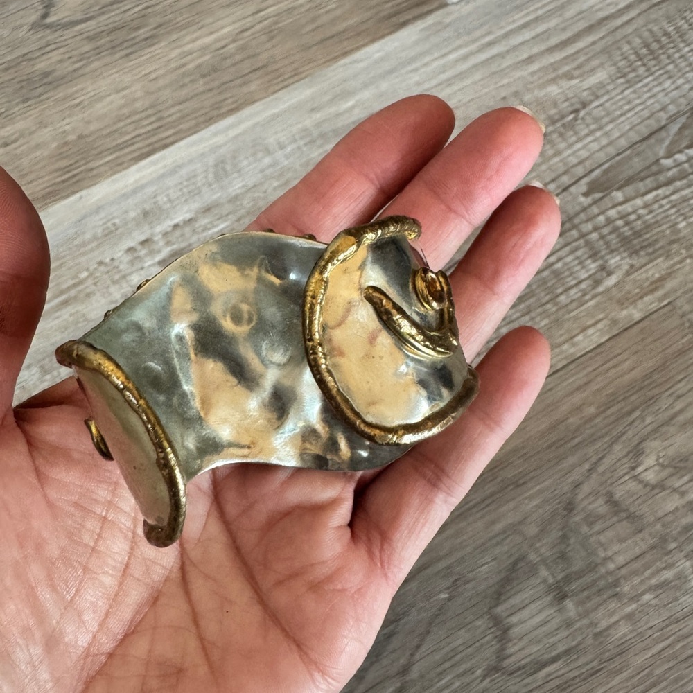 AMMONITE FOSSIL CUFF Bracelet Brass and copper sun accents adjustable bracelet - Picture 5 of 9